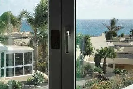 Bonito apartamento reformado, al lado del mar Costa Teguise