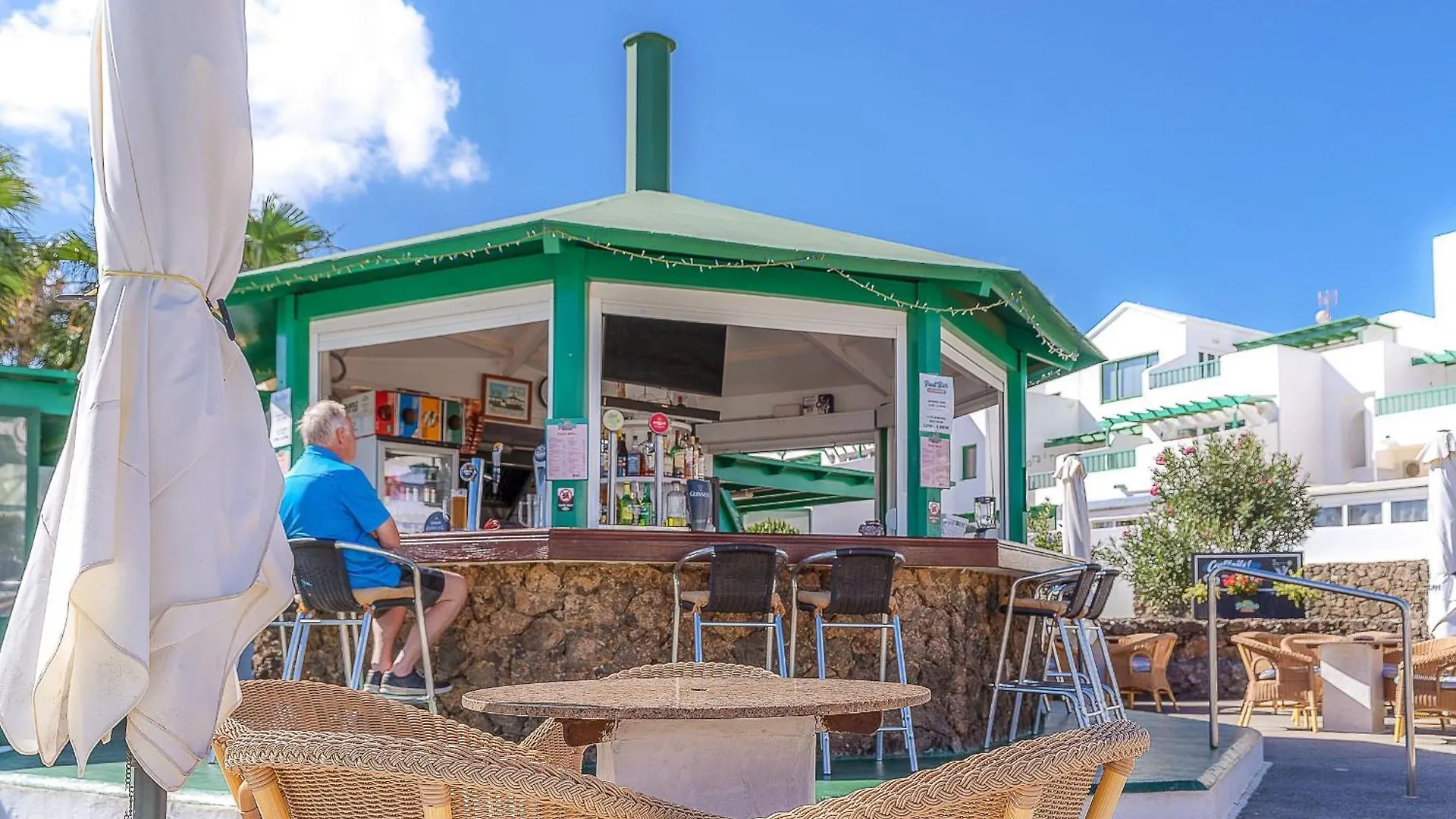 Bonito apartamento reformado, al lado del mar Costa Teguise